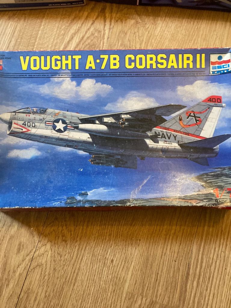 Mixed lot of model kits 