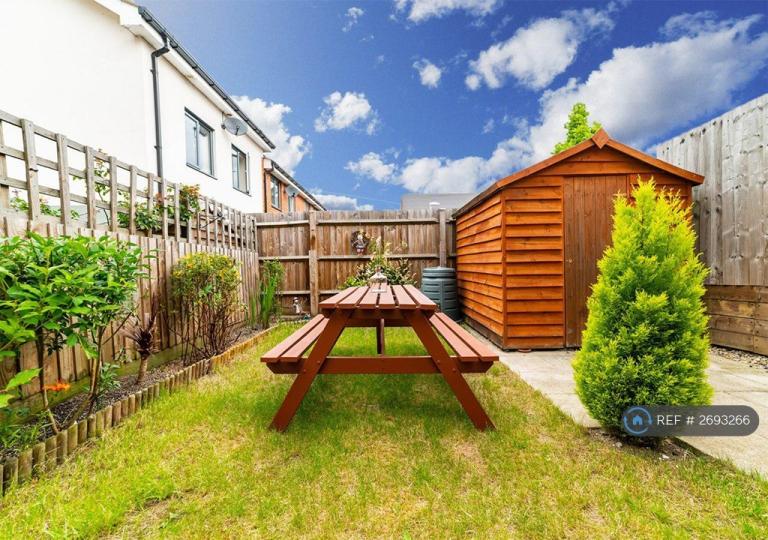 3 bedroom house in Puffin Way, Reading, RG2 (3 bed) (#2693266)