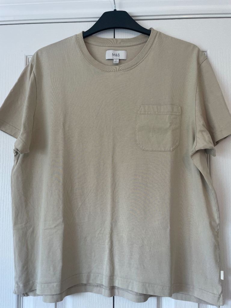 Bundles of men’s t-shirts (Uk size L, XL)