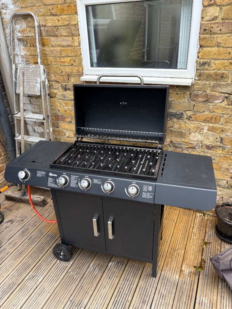 Barbecue (Gas Cylinder NOT included)