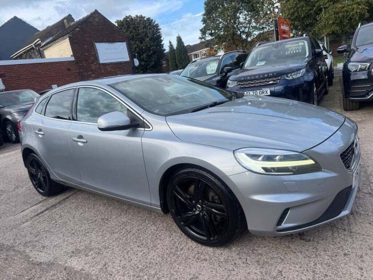 2017 Volvo V40 2.0 D4 R-Design Pro Hatchback 5dr Diesel Manual Euro 6 (s/s) (190 ps) Hatchback Di...