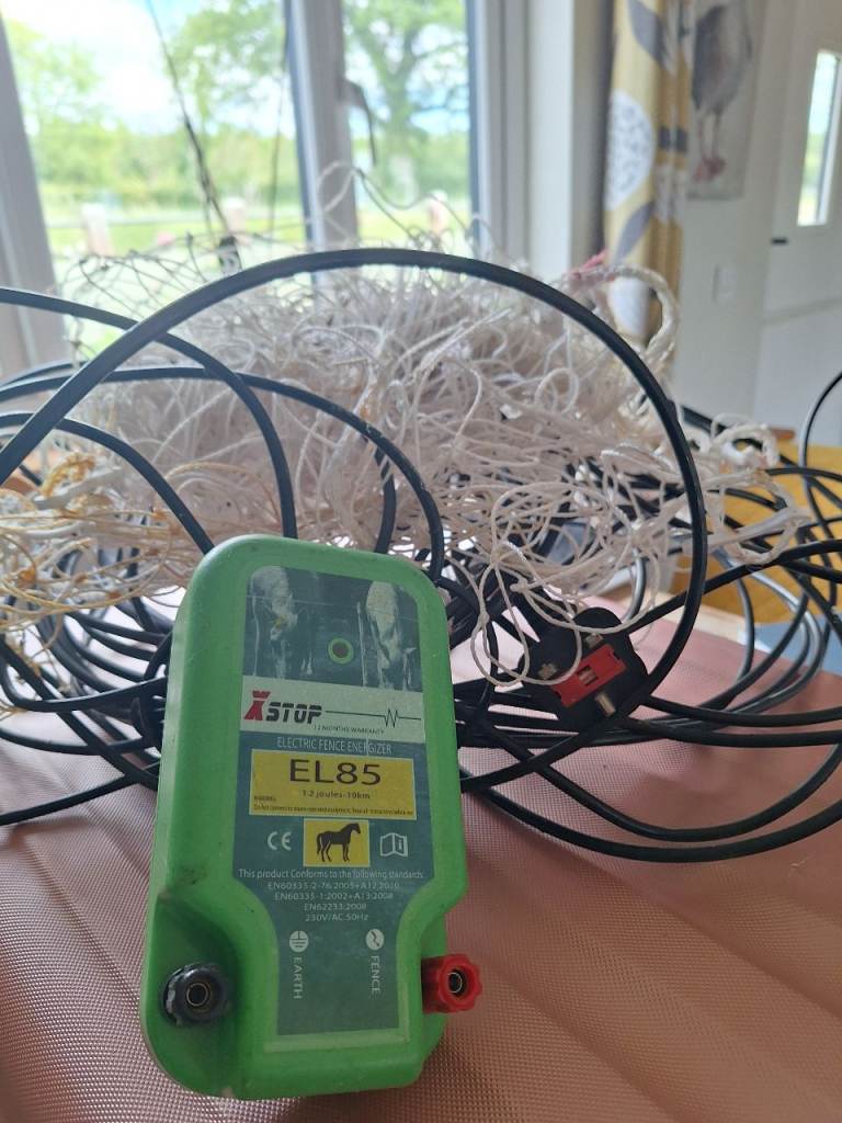 Electric fence  energizer