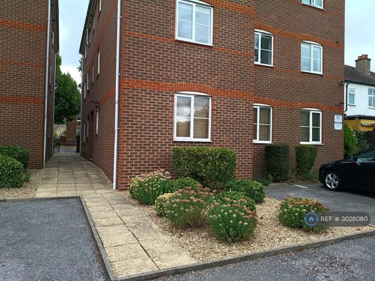 2 bedroom flat in Isleworth, Isleworth, TW7 (2 bed) (#3028080)