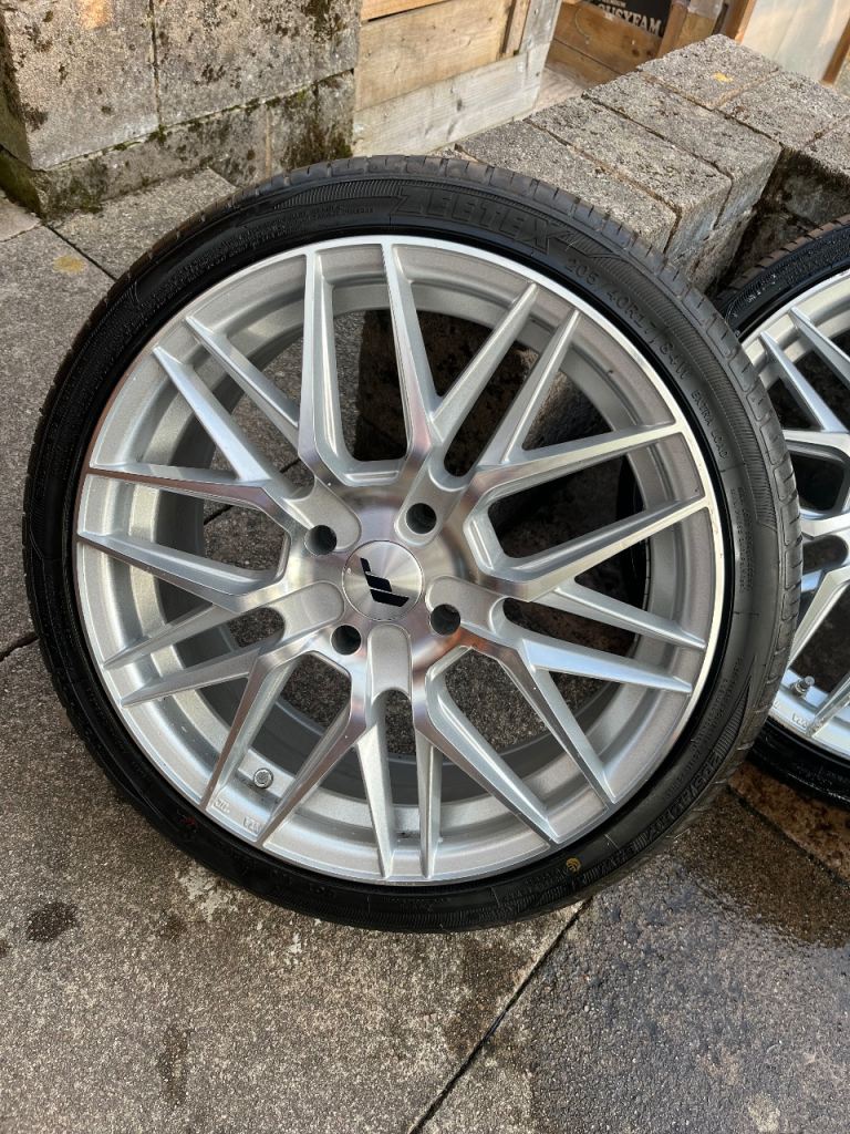 Japan Racing JR28s 7x17 4x108 in silver