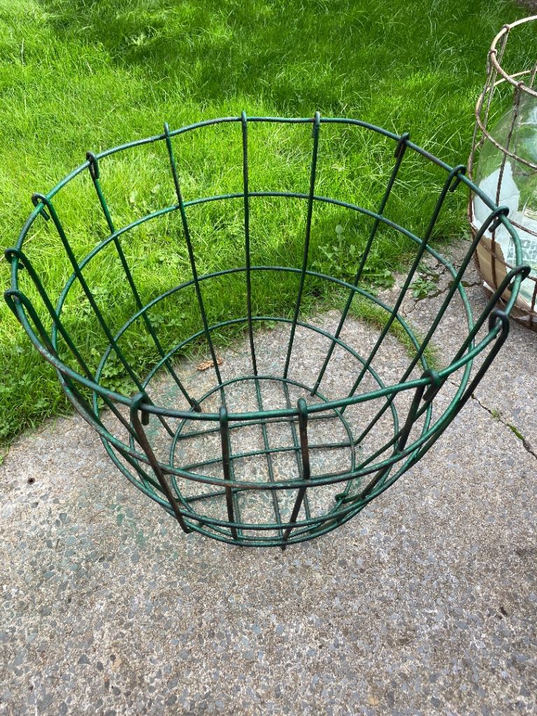 Green Metal Wire demijohn Basket