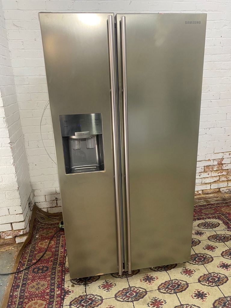 ✅🚚Beautiful Samsung Grey Samsung American With Ice/Water Dispenser