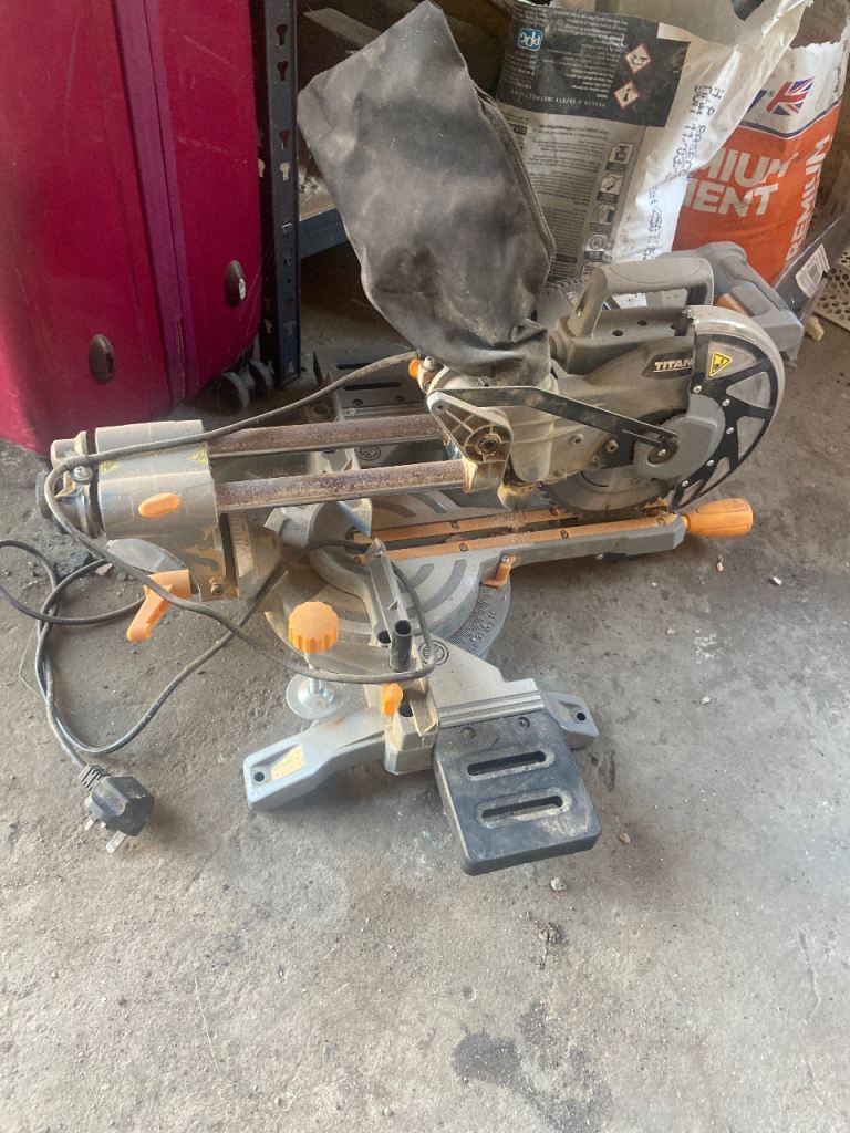 Titan Compound Mitre Saw with Dust Bag – Used Condition