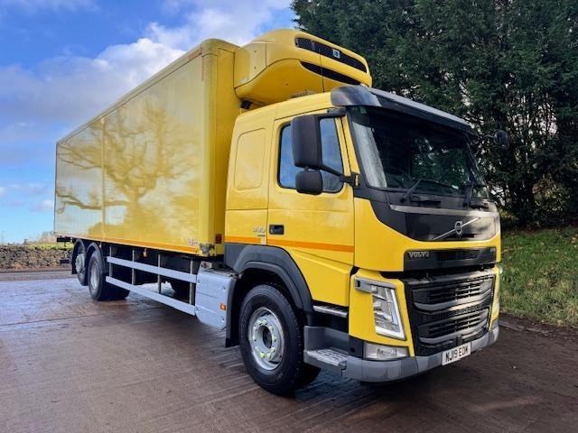 2019 19 Volvo FM 330 Euro 6 6x2 sleeper cab 29ft fridge box side door tail-lift