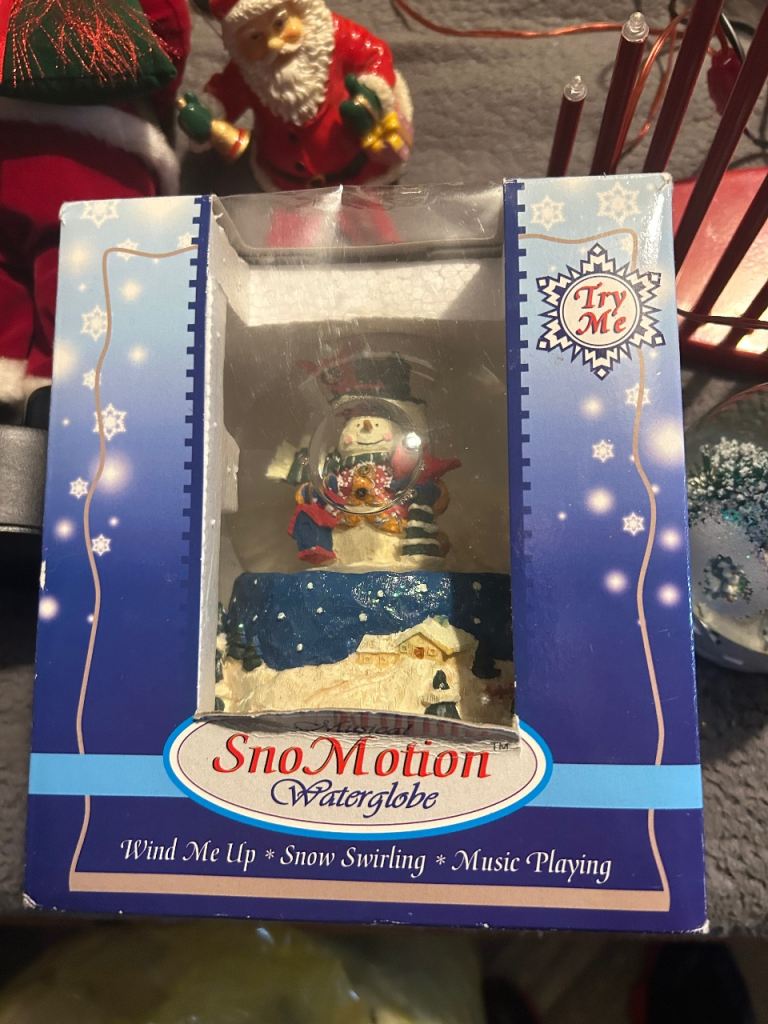 Large Job Lot of Christmas Decorations – Various Items