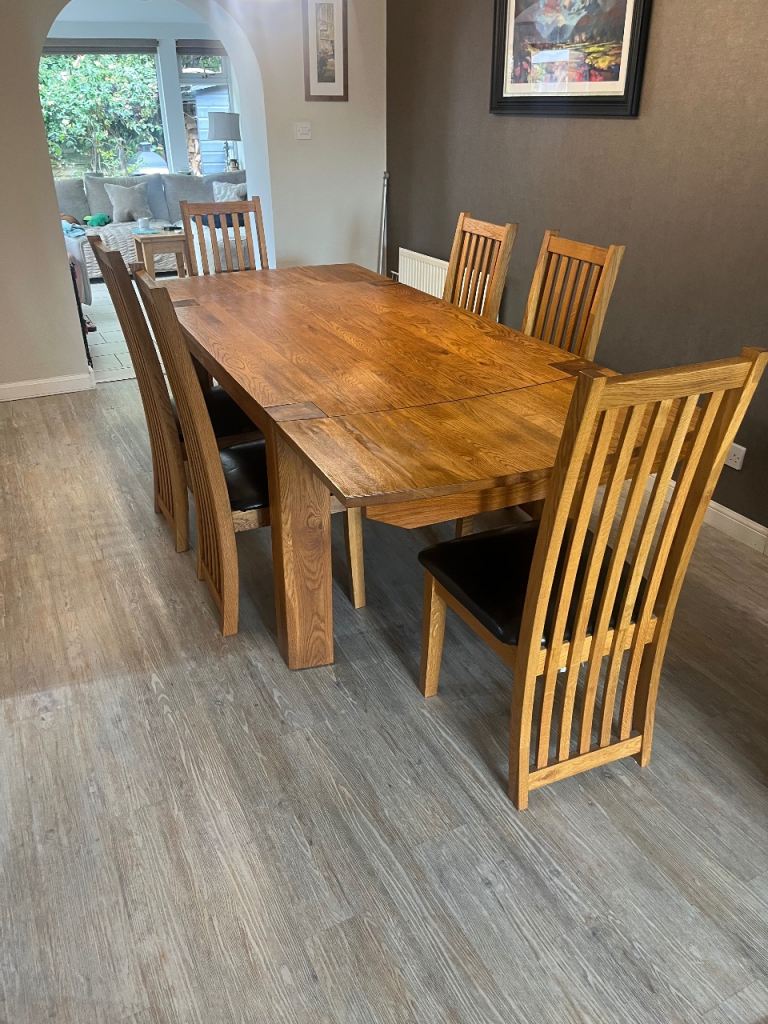 Solid Oak Extending Dining Table