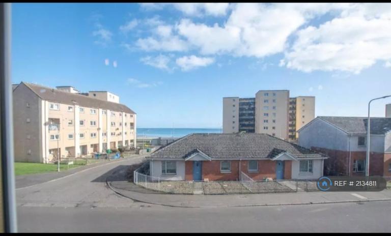 3 bedroom flat in Links St, Kirkcaldy, KY1 (3 bed) (#2134811)