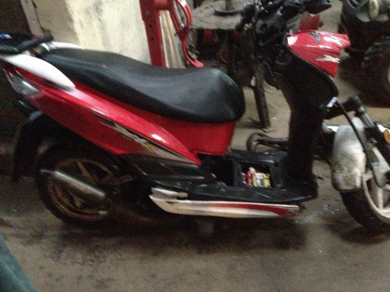  COMPLETE SYM 50 2018 STILL RUNNING FINE FRONT PLASTICS DAMAGED 