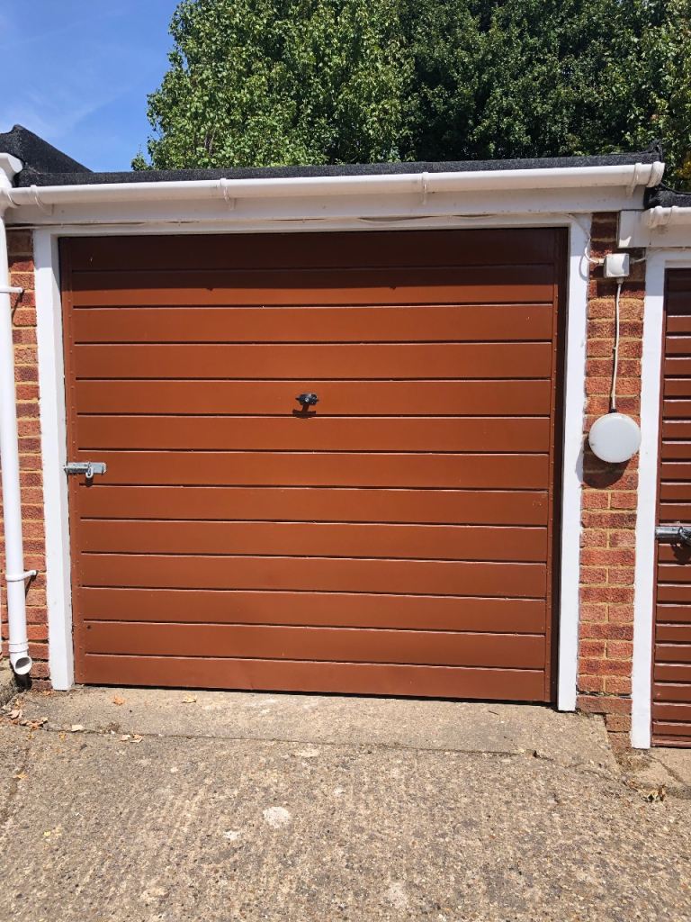Garage to Let in Barnet EN5