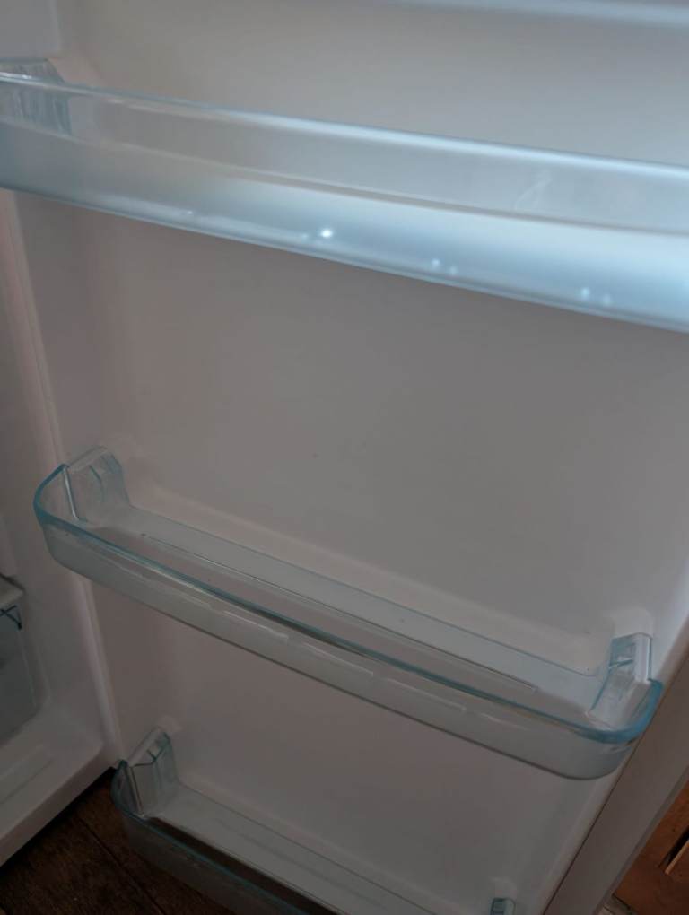 Under counter fridge 