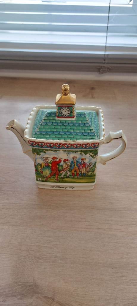 Sadler 'A Round of Golf' Teapot – As Good As New