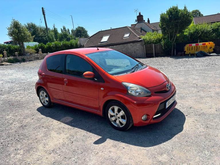 Toyota, AYGO, Hatchback, 2013, Manual, 998 (cc), 5 doors