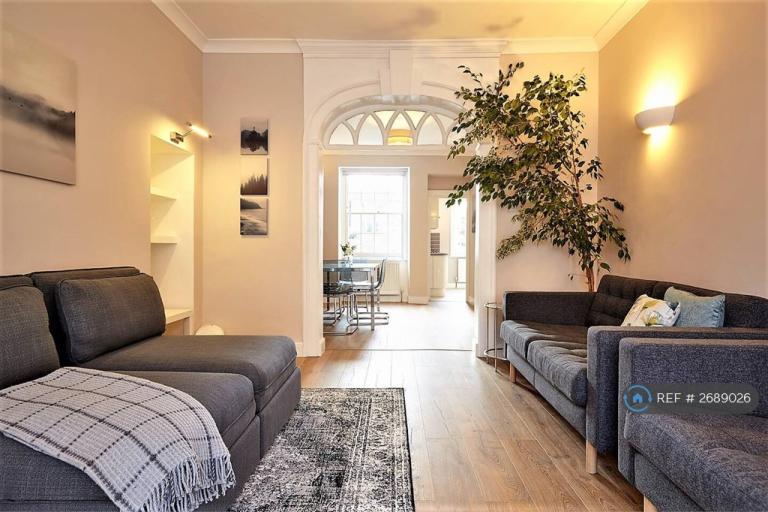 2 bedroom flat in Hotwell Road, Bristol, BS8 (2 bed) (#2689026)