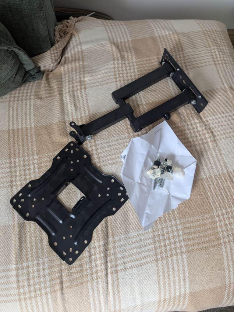 FREE Wall TV mount
