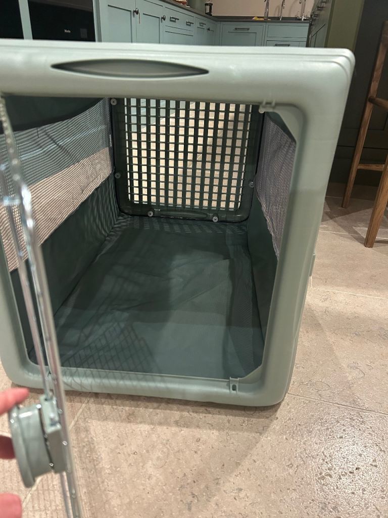 SportsPet Pop Open Foldable Secure Dog Crate