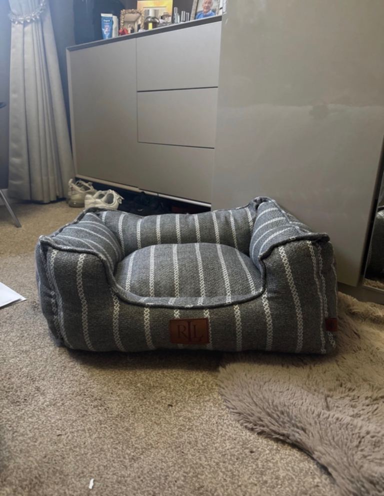 Small- medium pet bed