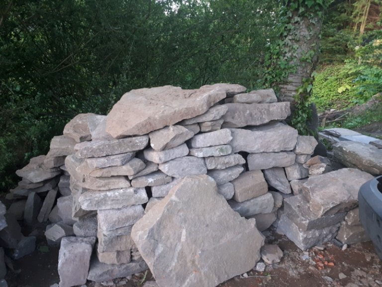 Walling stone 