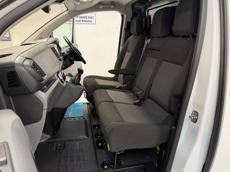 2022 72 VAUXHALL VIVARO 2.0 TURBO D 3100 ELITE L1 H1 EURO 6 145 BHP * 30,884 ELI