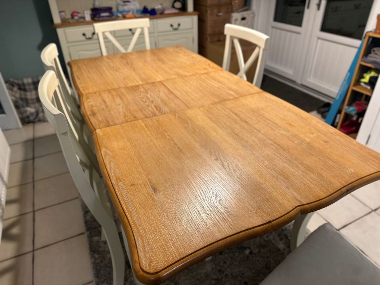 Oak dining table & chairs 