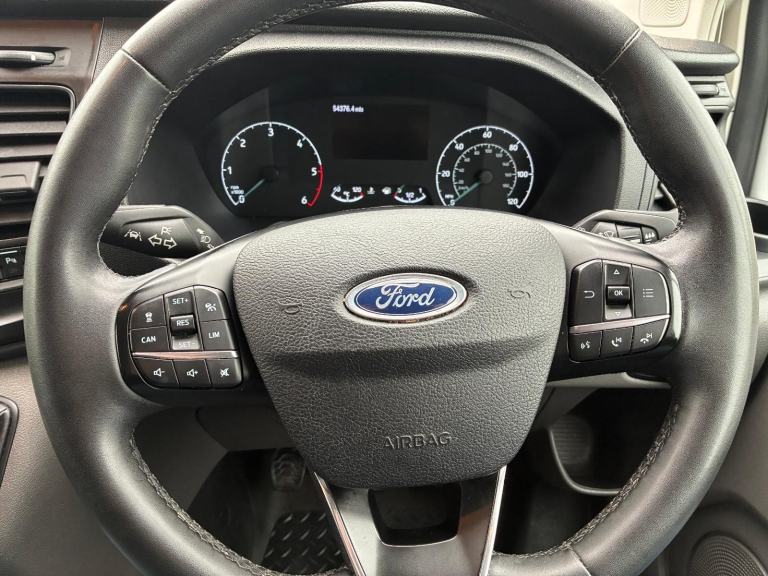 Ford Transit Custom L2 300 LEADER 130PS AIR CON REAR CAMERA 2023 @ £13450 + VAT 