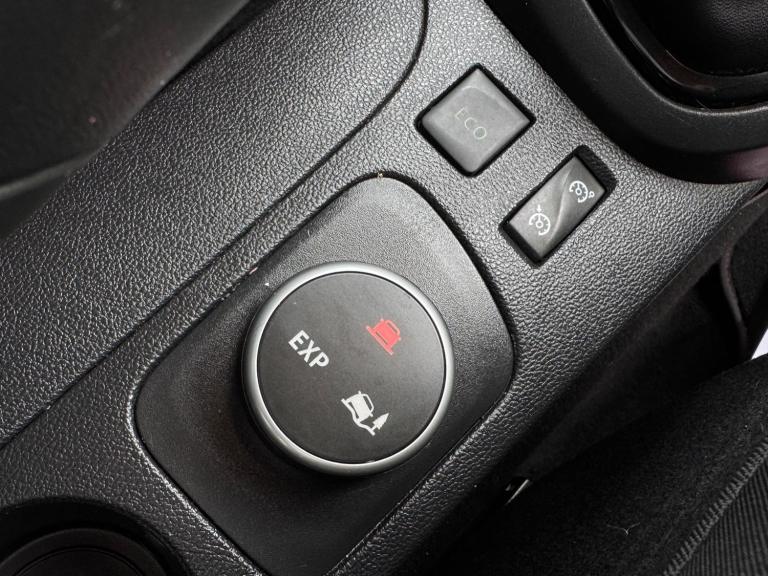 2016 Renault Captur 1.5 dCi ENERGY Signature Nav Euro 6 (s/s) 5dr HATCHBACK Diesel Manual