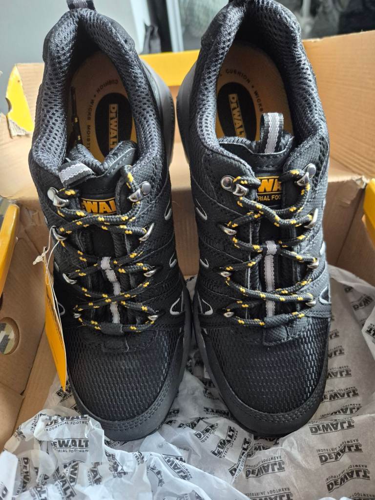 Safety shoes dewalt