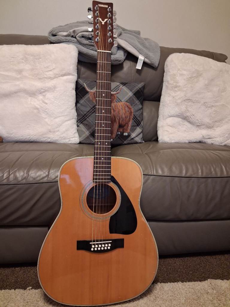Yamaha guitar
