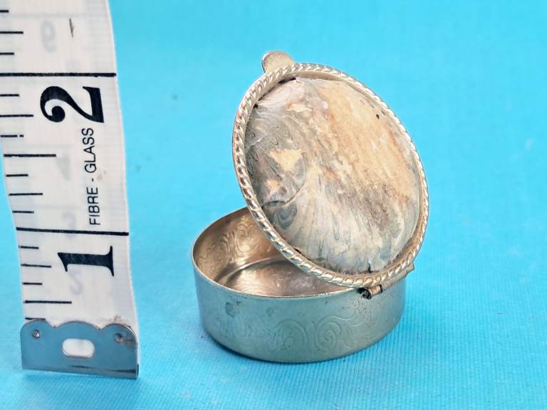 This is a Antique pill or trinket box. As seen.