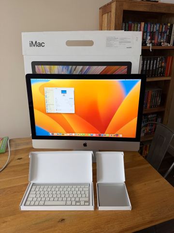 Apple iMac 27-inch with retina 5K display 2017 Model with Keyboard