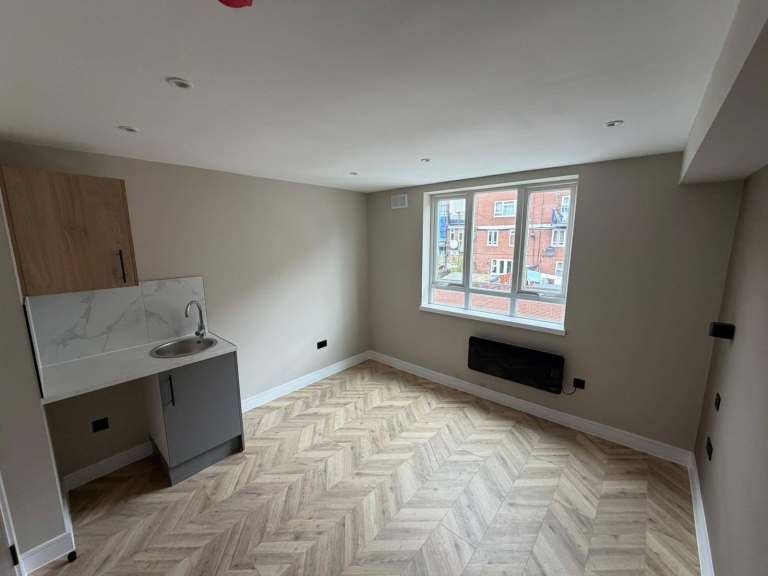 BENEFITS ACCEPTED - Studio Flat Available in Lower Clapton Hackney E5