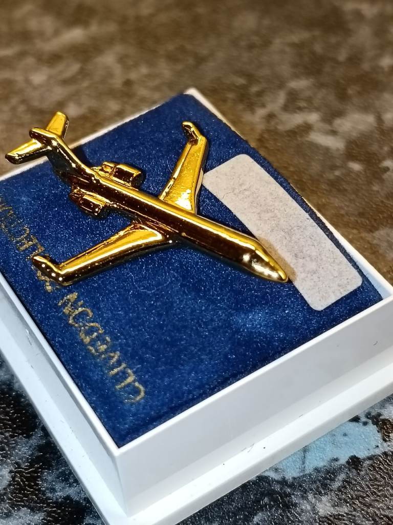 Clivedon Collection Pin's Boeing 727- - Pins