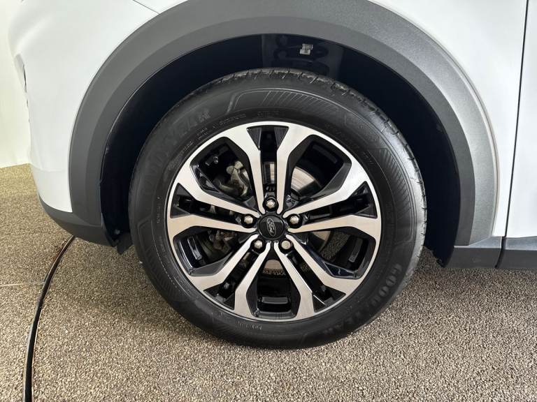 2024 Ford Puma 1.0 EcoBoost Hybrid mHEV Titanium 5dr Hatchback Petrol Manual