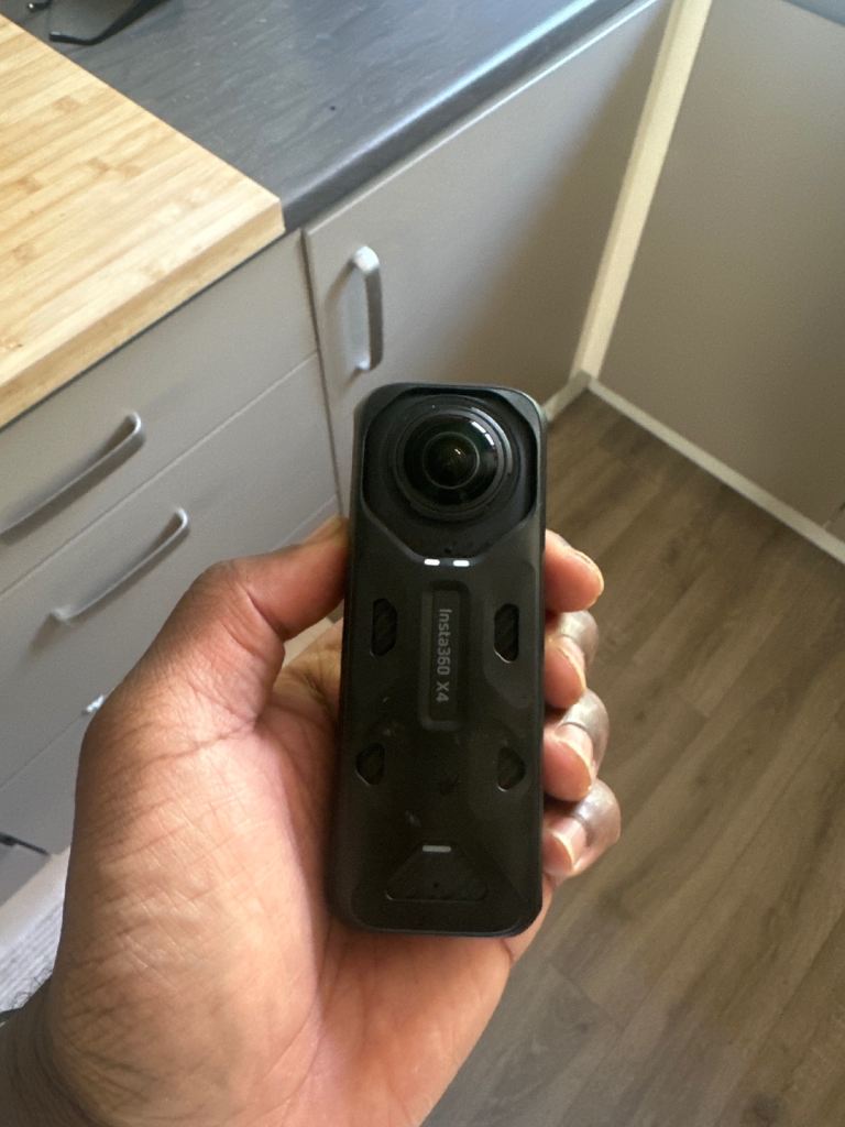 Insta360 X4