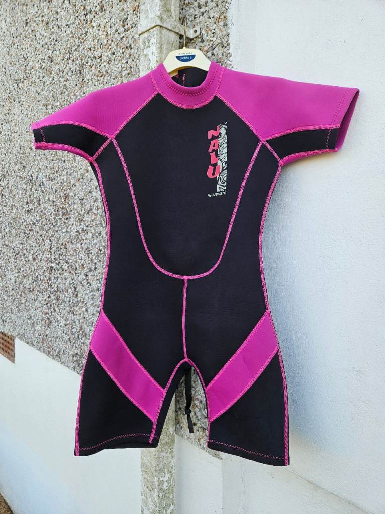 Kids wetsuits x3