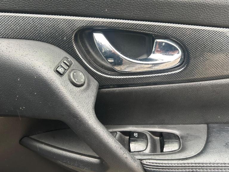 2015 Nissan X-Trail 1.6 dCi n-tec XTRON Euro 5 (s/s) 5dr ESTATE Diesel Automatic