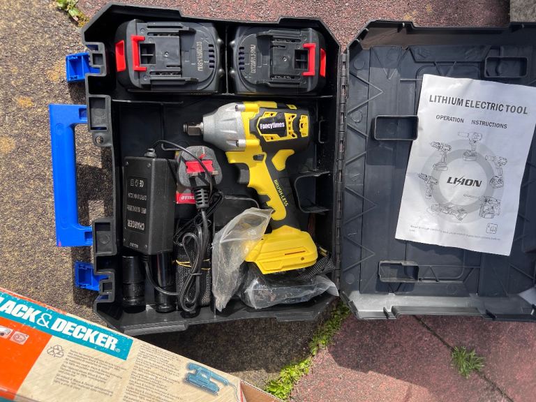 Lithium Electric Impact Wrench Tool Set – As New