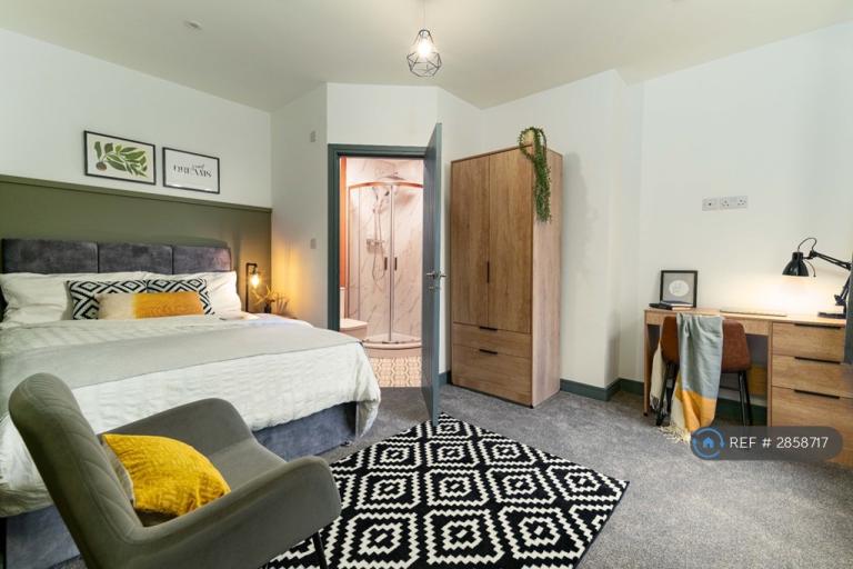 1 bedroom in Manchester Road West, Manchester, M38 (#2858717)