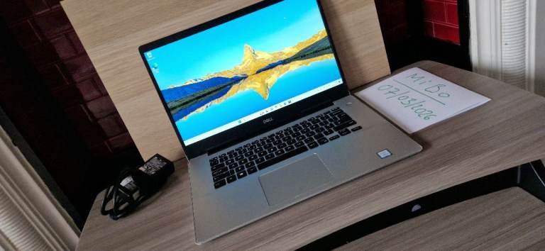 DISCOUNTED (SCRATCHES) Warranty 15.6" Core i5 Quad 16GB RAM 256GB SSD DELL Win11 MS Office Laptop