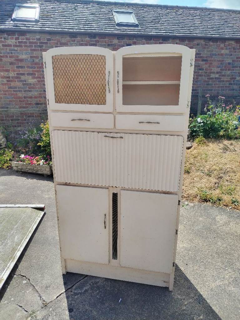 Vintage Cream Kitchen Larder Cabinet – Needs TLC