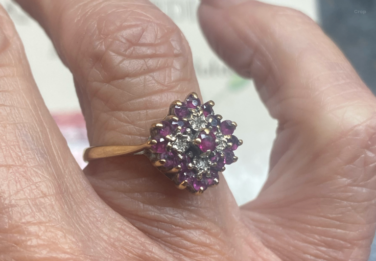 Vintage 9ct gold ruby & diamond cluster size O/P weight 3.2g coll/del only