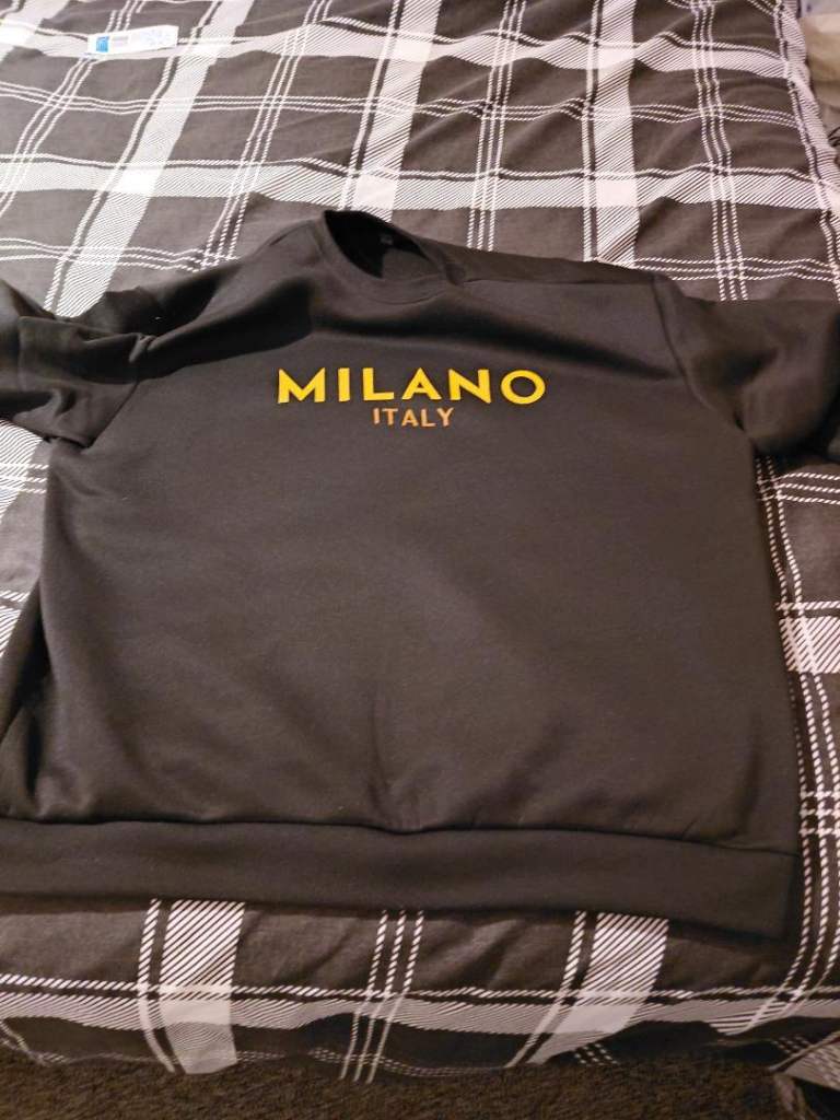 2 brand new men warm sweatshirts both sized 3xl