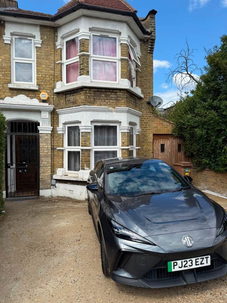 A very nice 4 bed 2 Receptions house on Preston road , Leytonstone , E11