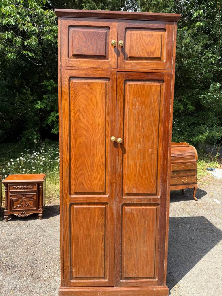 Quality Solid Wood Bedroom Furniture – FREE to Collect