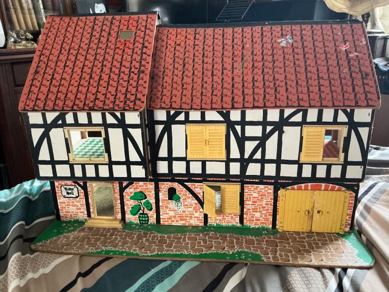 Vintage 1976 Toyworks Tudor Hall Dolls House with garage/stable