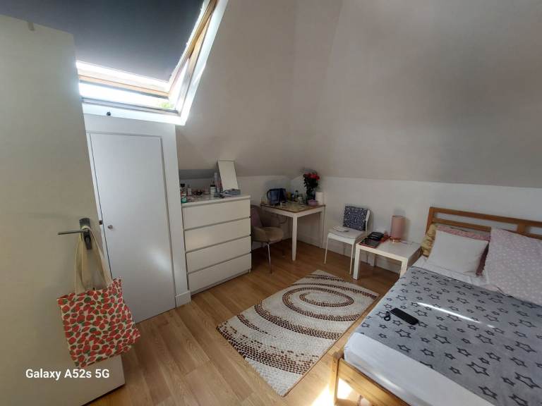 Furnished studio to rent in Edgware- (HA8)