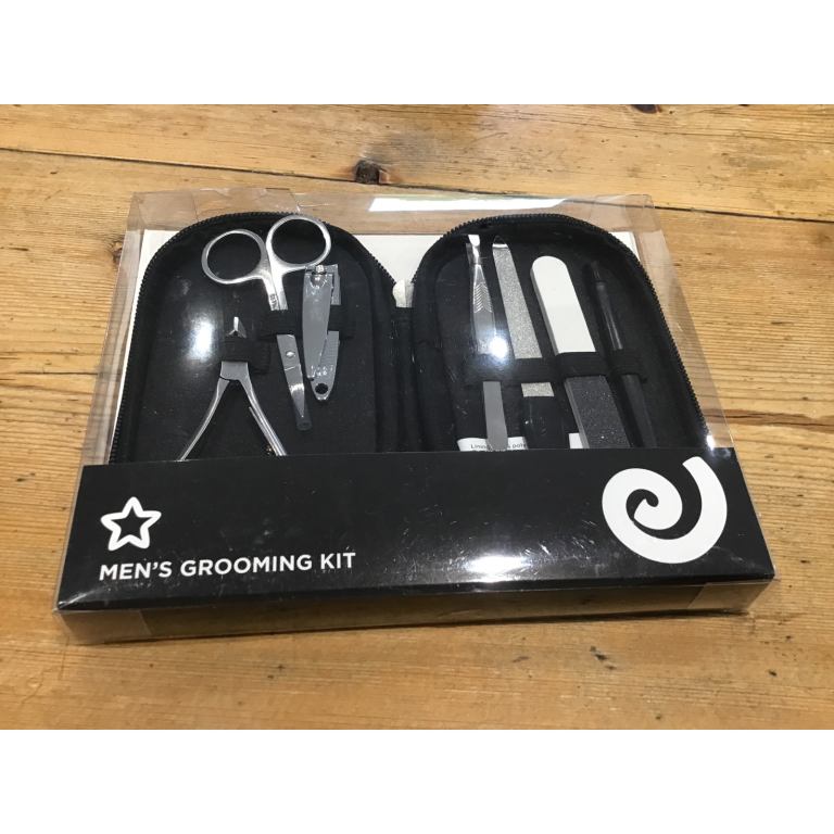 BARGAIN!!!  Men’s Grooming Kit : Brand New ( sealed) £4 